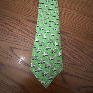 Vineyard Vines Holiday Tie. Green.  NWOT.
